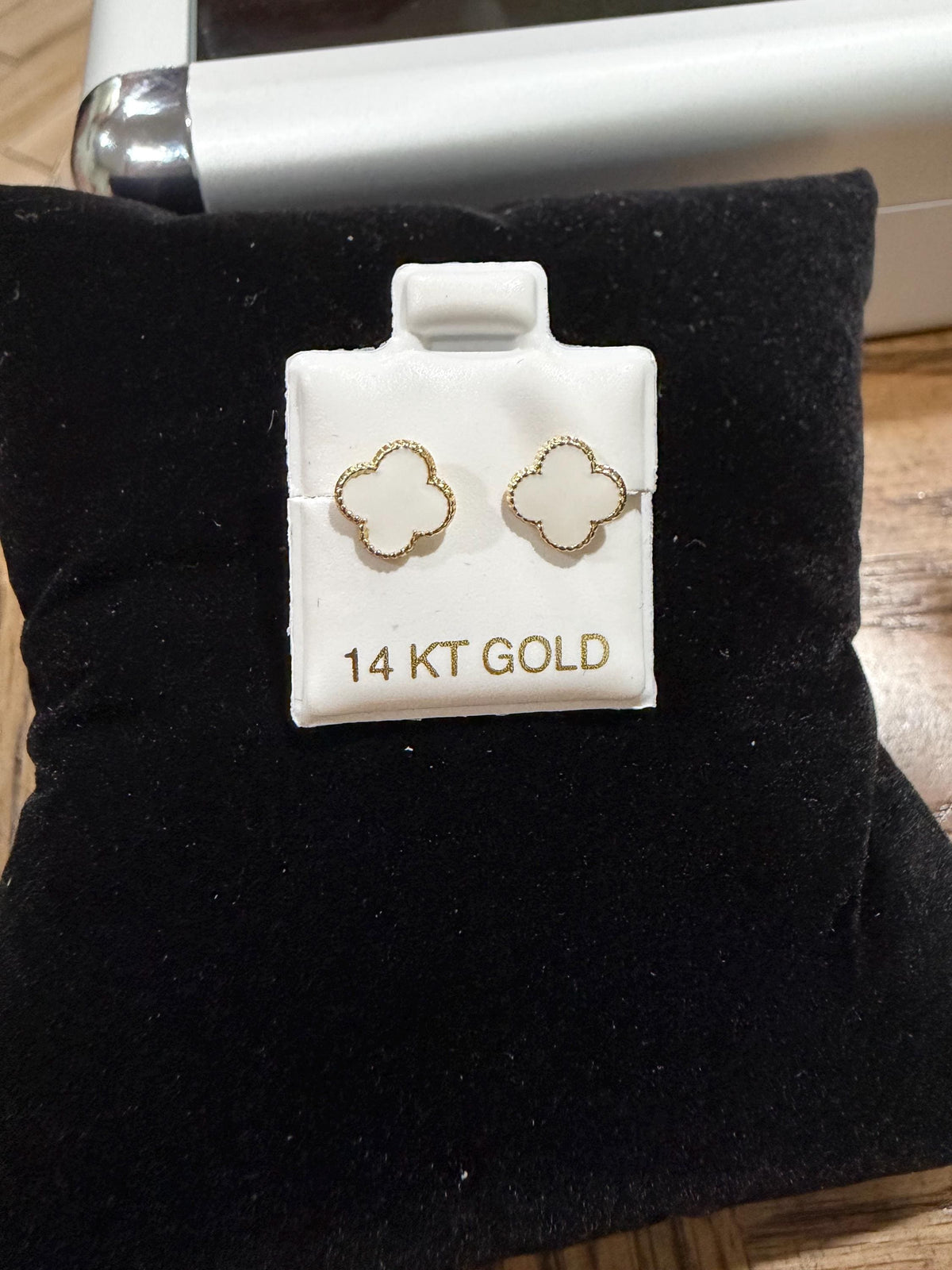 White flower screw on earrings