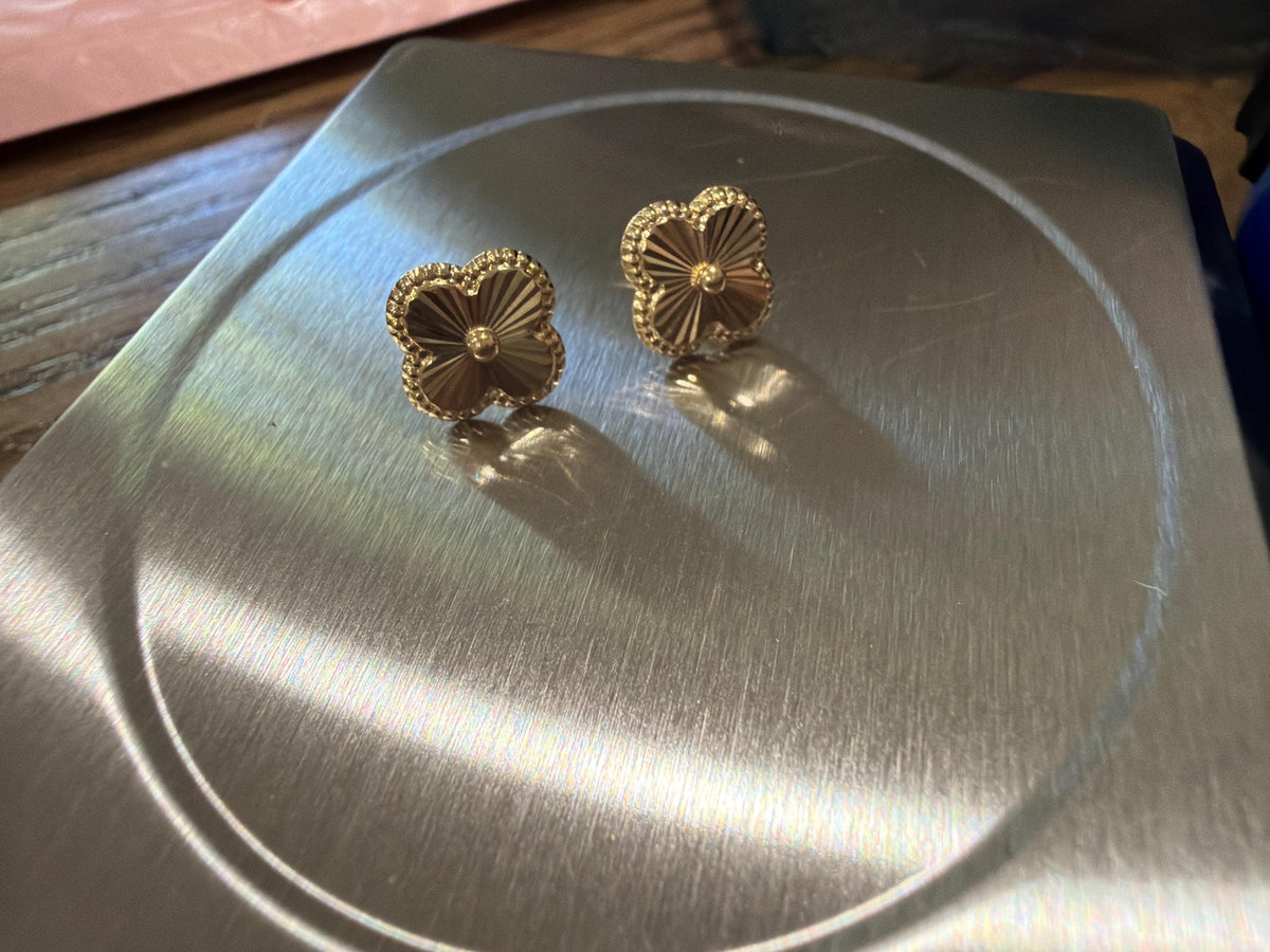 Golden flower earrings 14k gold